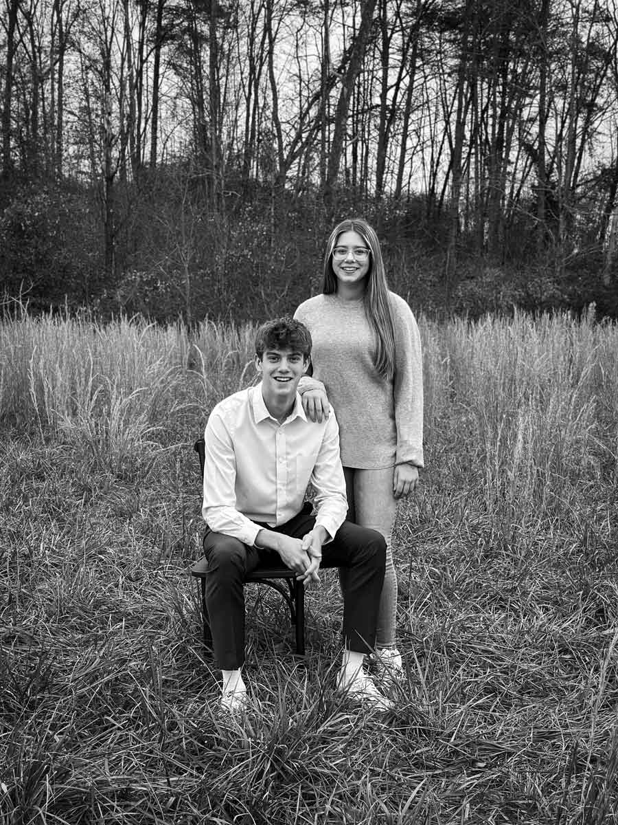couple portrait using phone